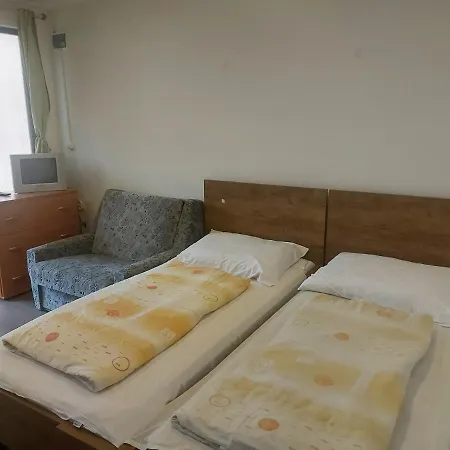 Hullam Panzio Bed & Breakfast *