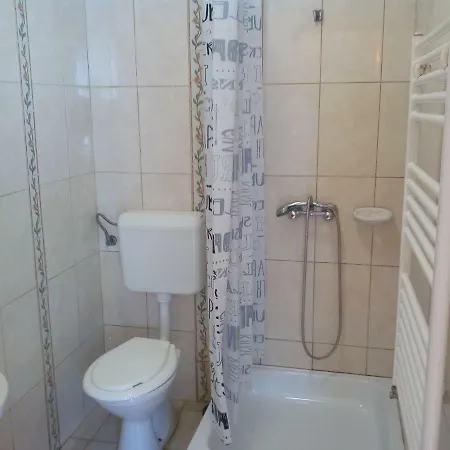 Hullam Panzio Bed & Breakfast *