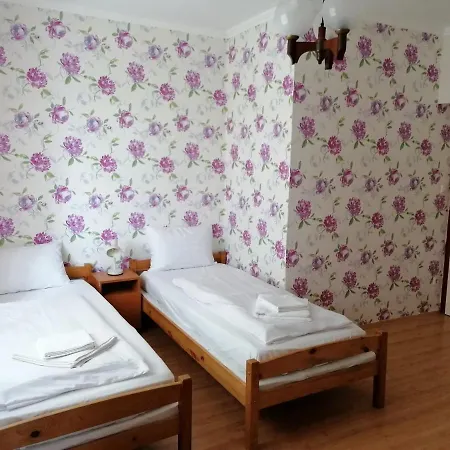 Hullam Panzio Bed & Breakfast *