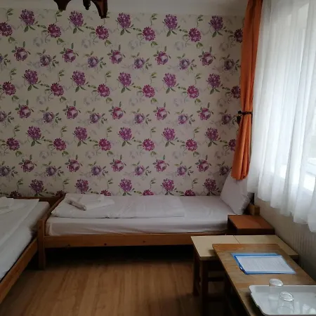 Hullam Panzio Bed & Breakfast *