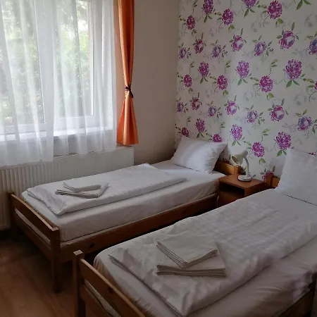 Hullam Panzio Bed & Breakfast