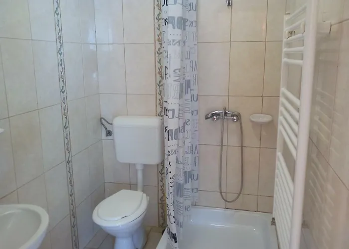 Hullam Panzio Bed & Breakfast *