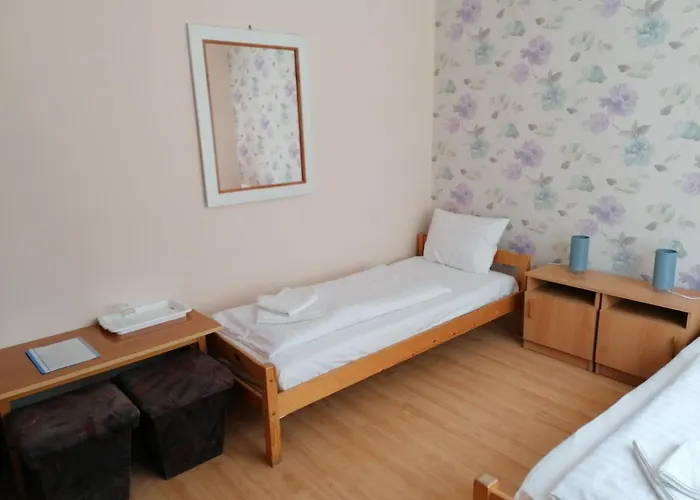 Hullam Panzio Bed & Breakfast