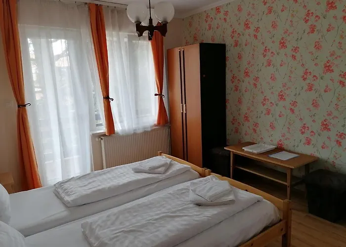 Hullam Panzio Bed & Breakfast *