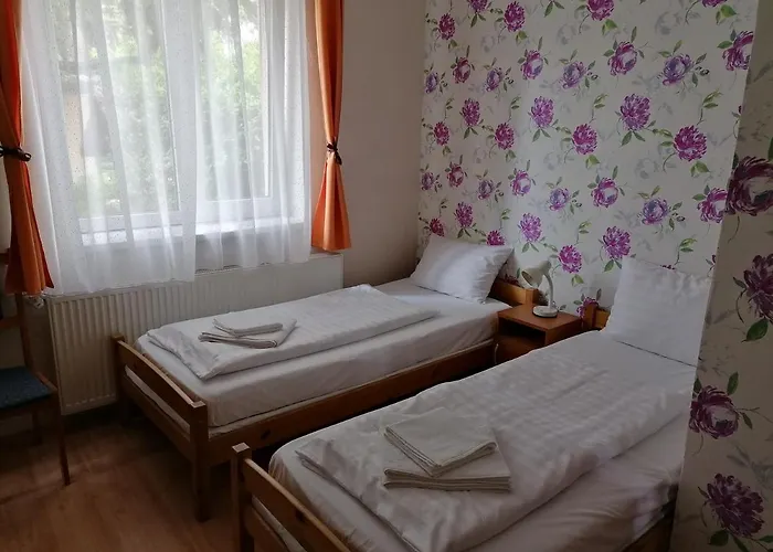 Hullam Panzio Bed & Breakfast