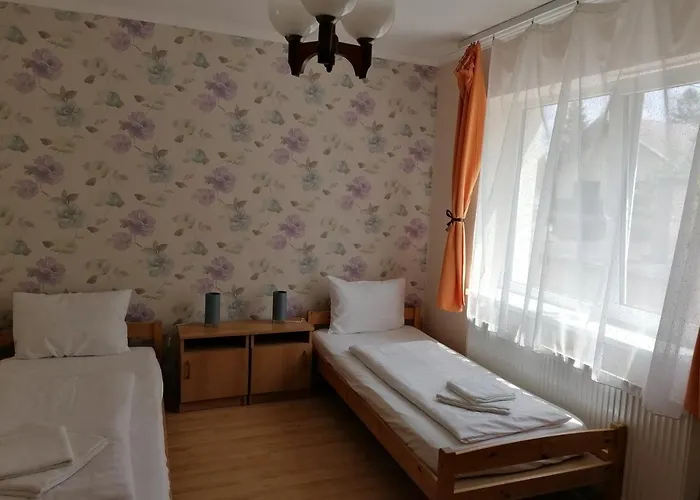 Hullam Panzio Bed & Breakfast *